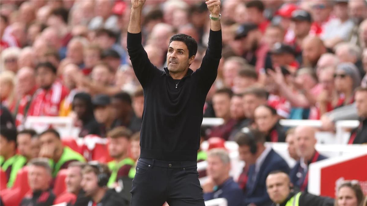 إصابة لاعب آرسنال أمام ليفربول في الدوري الإنجليزي