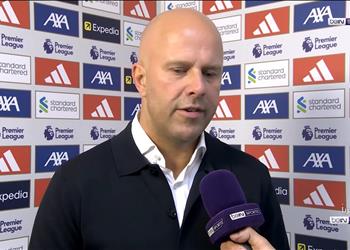 سلوت يسخر من كاراجر بعد الفوز على آرسنال ويصر ح الطائرة ستجعلني مشغول ا في نهاية الميركاتو