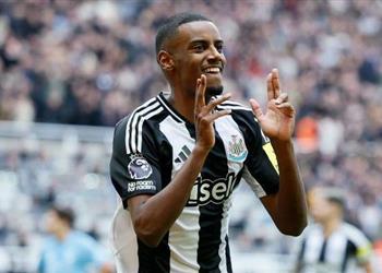 تطور جديد يهدد صفقة انتقال إيزاك إلى ليفربول