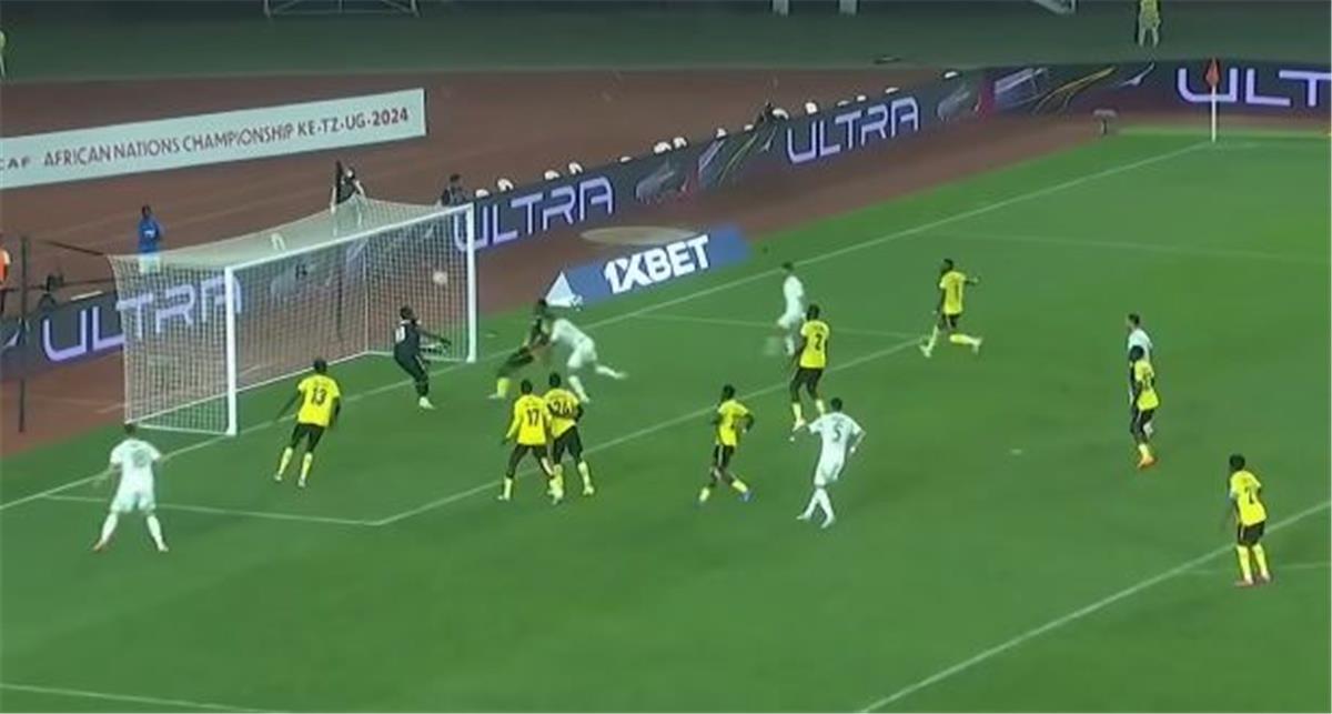 نيوز برو : فيديو | منتخب الجزائر يفوز على أوغندا بثلاثية في كأس أمم إفريقيا للمحليين