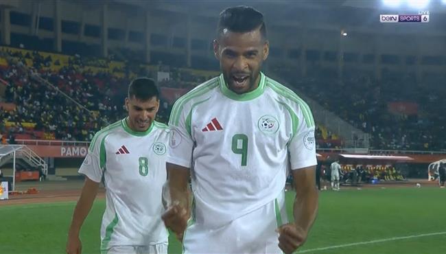 هدف الجزائر الثالث في مرمي اوغندا بكاس امم افريقيا للمحليين