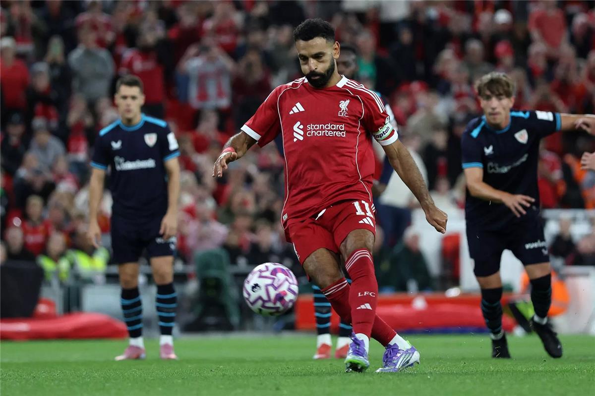نيوز برو : رد فعل غريب من مشجعي ليفربول بعد إهدار محمد صلاح ضربة جزاء أمام بلباو