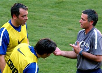 بكاء مورينيو بعد وفاة لاعبه السابق ورسالة مؤثرة