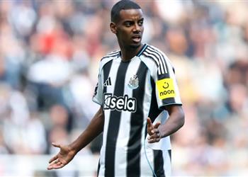 خطوة مثيرة للجدل من نيوكاسل تجاه إيزاك بعد مفاوضات ليفربول