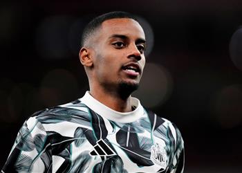 من أجل ليفربول إيزاك يضغط على نيوكاسل بقرار جديد