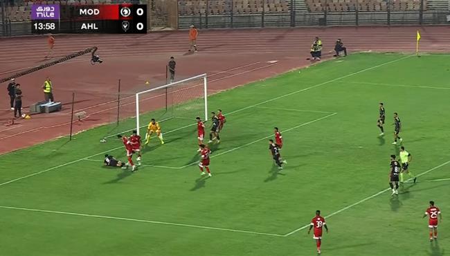 هل حرم الحكم الاهلي من ركلة جزاء امام مودرن سبورت