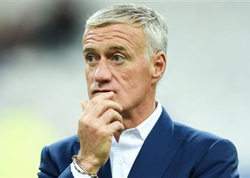 ديشامب يعلن بديل ساليبا في قائمة منتخب فرنسا بعد إصابته أمام ليفربول
