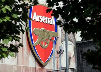 آرسنال يعلن تعاقده مع مدافع جديد في ميركاتو الصيف