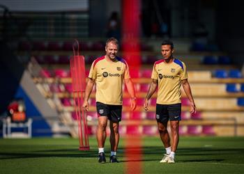 لا ي قدر بثمن 4 أسباب وراء تمسك هانز فليك بعودة تياجو ألكانتارا إلى برشلونة