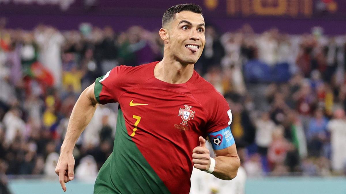 اخبار نيوز : رابطة الدوري البرتغالي تكرم كريستيانو رونالدو بجائزة جديدة