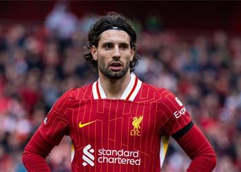 فيديو سوبوسلاي يتفوق على محمد صلاح ويخطف منه أولى جوائز الموسم الجديد