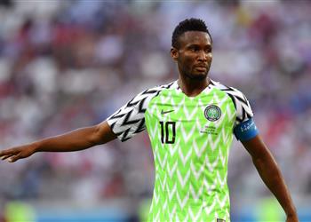 جون أوبي ميكيل يكشف عن مرشحه للفوز بلقب الدوري الإنجليزي