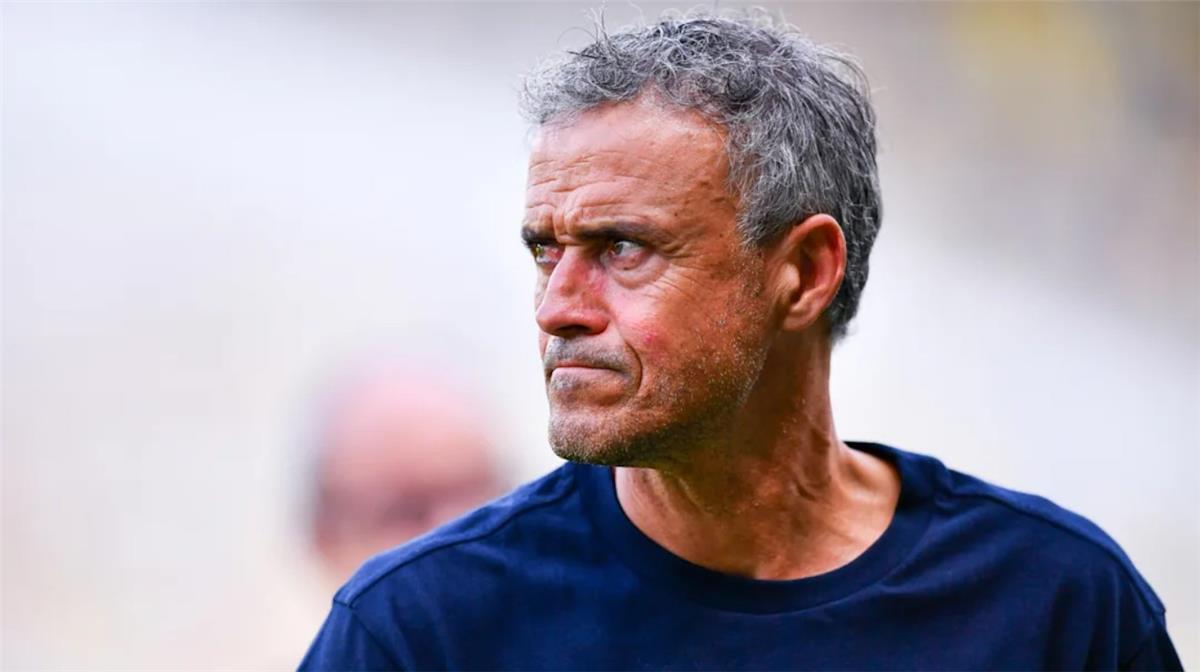 اخبار نيوز : لويس إنريكي يتلقى دفعة معنوية قبل لقاء باريس سان جيرمان وبرشلونة في دوري أبطال أوروبا