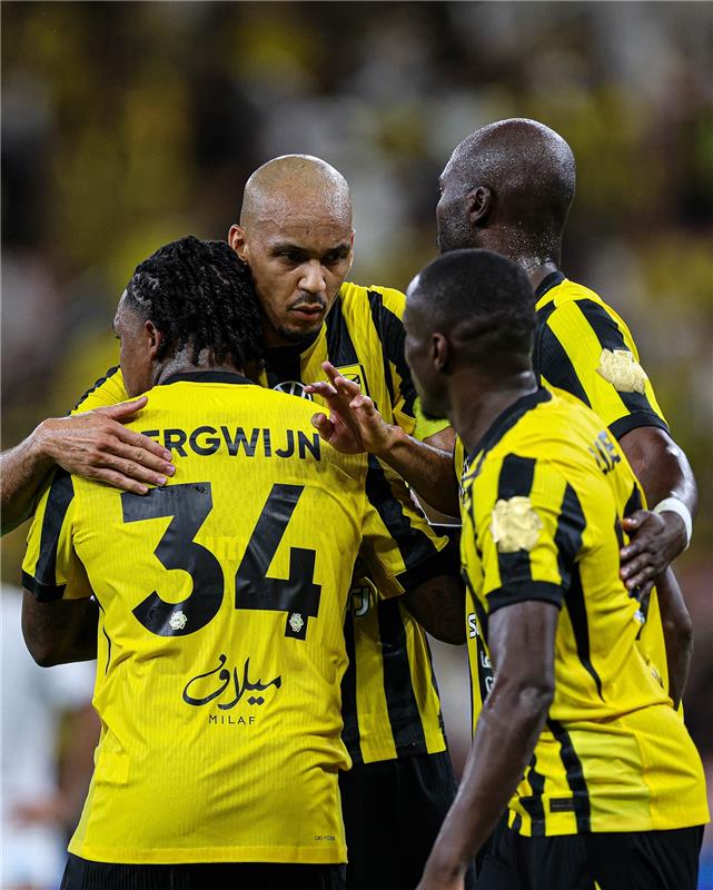 اخبار نيوز : فيديو | الاتحاد يهزم الفتح في مباراة البطاقات الحمراء بـ الدوري السعودي