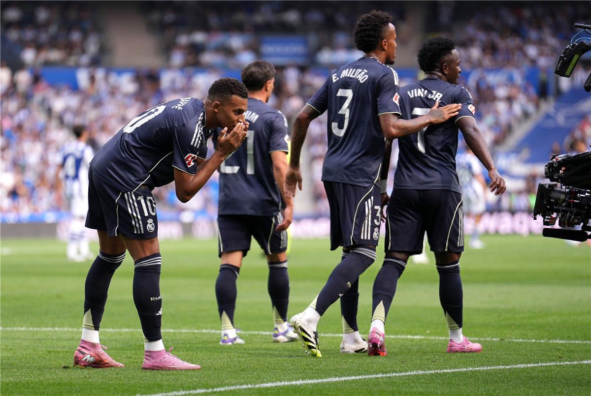 فيديو | وسط جدل تحكيمي.. ريال مدريد ينفرد بصدارة الدوري الإسباني بثنائية مثيرة أمام ريال سوسيداد