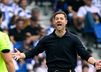 تشابي ألونسو يكشف حديثه مع حكم مباراة ريال مدريد وسوسيداد بشأن طرد هويسن