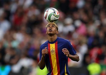 لامين يامال يثير أزمة بين برشلونة والاتحاد الإسباني بعد تصريحات فليك