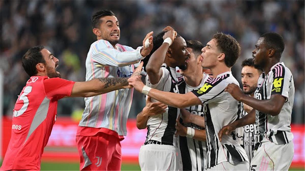 اخبار نيوز : مباراة مجنونة.. يوفنتوس يلدغ إنتر ميلان برباعية في الوقت القاتل ويتصدر الدوري الإيطالي