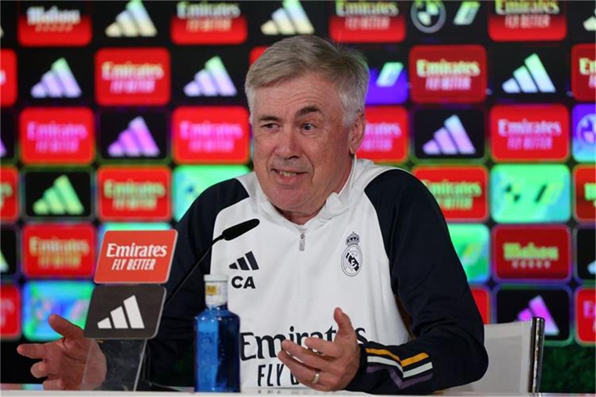 اخبار نيوز : أنشيلوتي يعترف: اسمتعت بتدريب لاعب ريال مدريد.. وهذا أفضل مركز له بالملعب