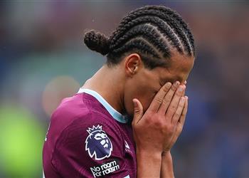 مدافع بيرنلي يكشف حديثه مع حنبعل المجبري بعد هدف محمد صلاح القاتل