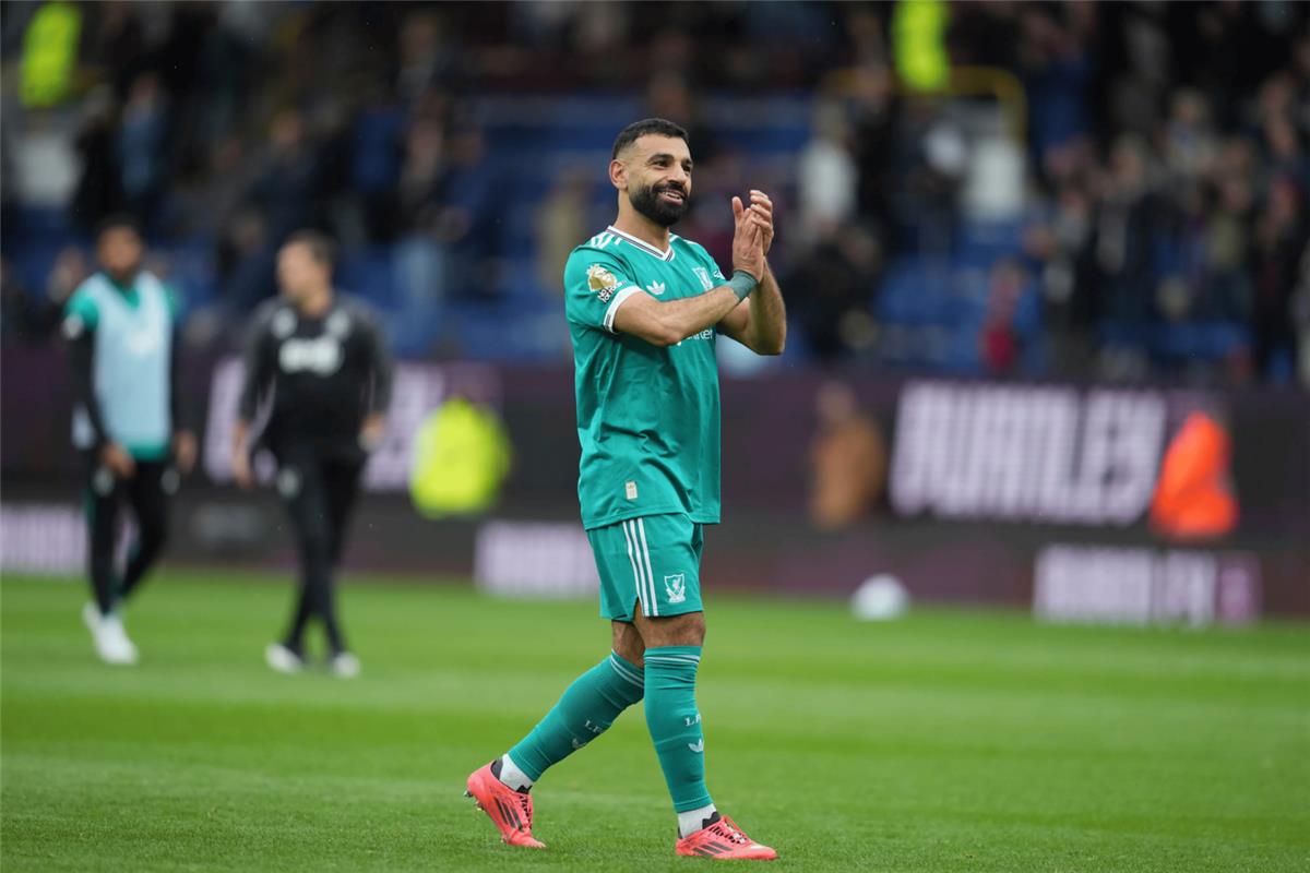 تقارير: محمد صلاح يعود لطاولة ريال مدريد وسط غموض موقفه في ليفربول