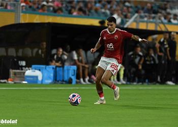 أحمد سيد زيزو يغادر مباراة الأهلي وإنبي مصاب ا