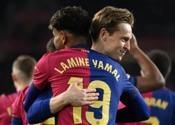 أحدهما يحتاج معجزة موقف لامين يامال ودي يونج من مباراة برشلونة ونيوكاسل