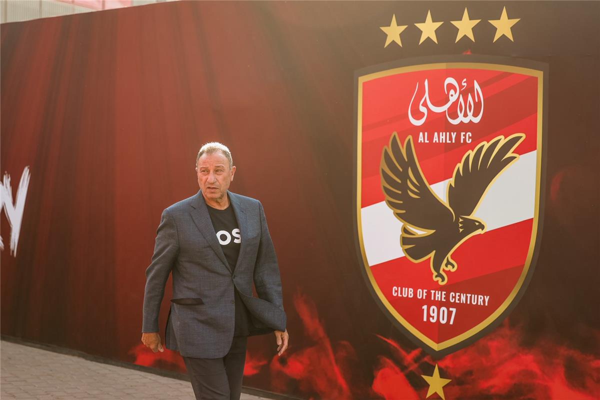 اخبار نيوز : ملف المدير الفني الجديد تصدر المناقشات.. تفاصيل جلسة محمود الخطيب في مران الأهلي