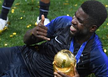 مسيرة أنهتها الإصابات أومتيتي يعتزل كرة القدم بعمر 31 عام ا