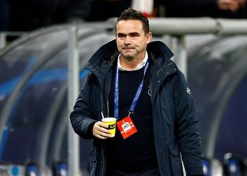 خاص بعد اهتمام الأهلي موقف مارك أوفرمارس من الرحيل عن أنتويرب البلجيكي