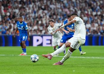 ماركا تعترف بخطأ تحكيمي فادح غي ر نتيجة مباراة ريال مدريد ومارسيليا