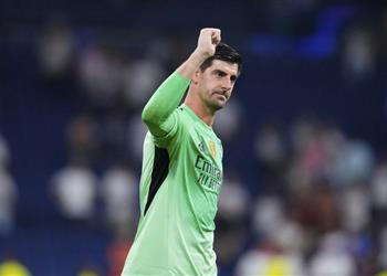 كورتوا يكشف عن تعليمات ألونسو بين شوطي مباراة ريال مدريد ومارسيليا