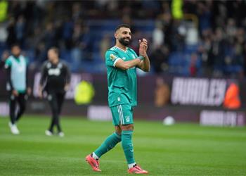 محمد صلاح على بعد هدف واحد من رقم قياسي جديد يفك الصراع مع تييري هنري