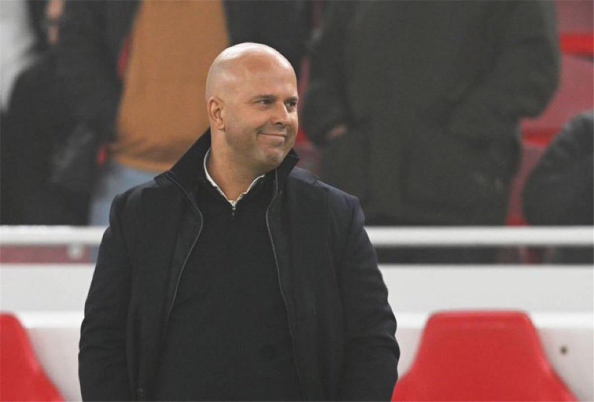 نيوز برو : سلوت: فُزنا على أتلتيكو مدريد بسلاحهم.. وأداء إيزاك أفضل مما توقعت
