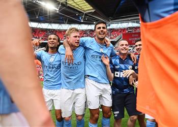 رودري يتحدى دي بروين قبل قمة مانشستر سيتي ونابولي