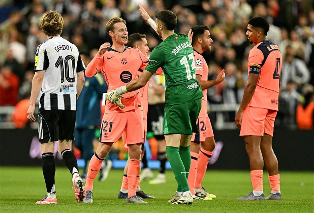اخبار نيوز : رجل مباراة برشلونة ونيوكاسل في دوري أبطال أوروبا