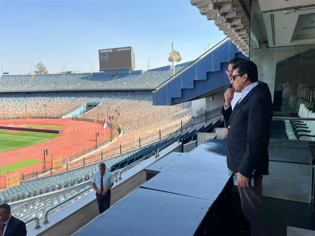 اخبار نيوز : وزير الرياضة يتفقد استاد القاهرة قبل استئناف مباريات الدوري.. ورسالة شكر