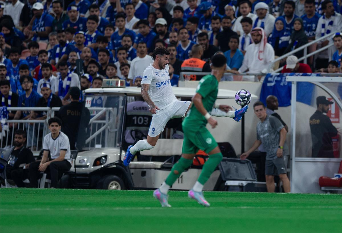 اخبار نيوز : فيديو | الأهلي يخطف تعادلًا مثيرًا من الهلال في الدوري السعودي