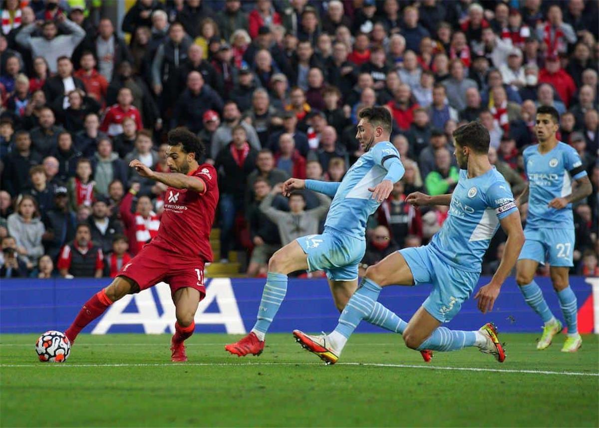 لاعب مانشستر سيتي: ليفربول مع محمد صلاح أصعب فريق واجهته في الدوري الإنجليزي