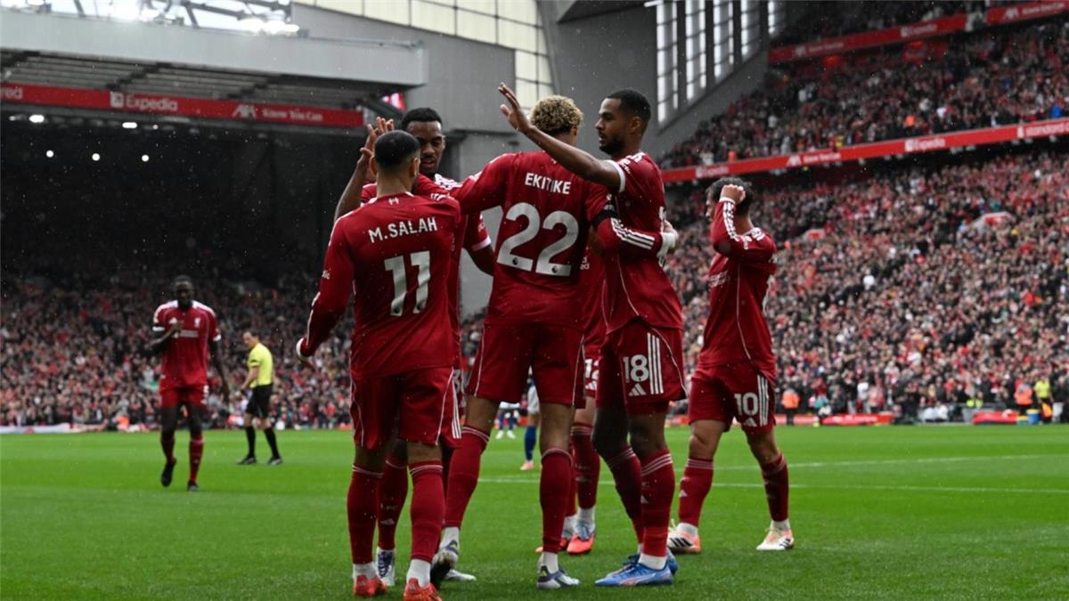 رجل مباراة ليفربول وإيفرتون في الدوري الإنجليزي الممتاز