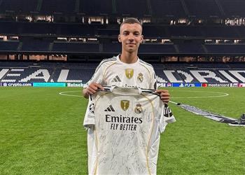 فيديو من هو عبد الرحيم الذي وقف الجميع للتصفيق له في البرنابيو قبل مباراة ريال مدريد وإسبانيول