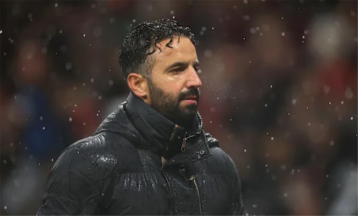 نيوز برو : أموريم بعد الثنائية أمام تشيلسي: لاعب مانشستر يونايتد يعاني الآن.. وعلينا نسيان شعور الفوز