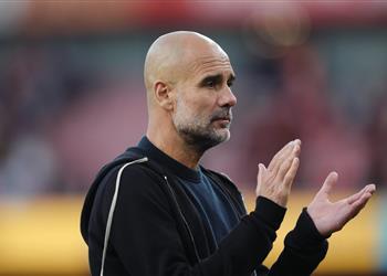 فيديو جوارديولا يثير الحيرة بتصرفه الغريب قبل هدف آرسنال القاتل أمام مانشستر سيتي