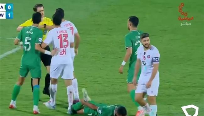طرد سام مرسي في مباراة الكويت والعربي بالدوري الكويتي