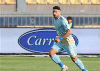 فيديو رغم فوز زميله بها تصرف غريب من ياسر إبراهيم بسبب جائزة رجل مباراة الأهلي وحرس الحدود