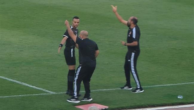 عماد النحاس ينفعل بشدة علي الحكم ويطالب بطرد لاعب حرس الحدود المتسبب في ركلة الجزاء