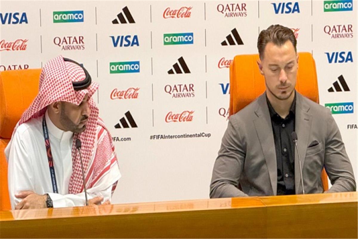 مدرب الأهلي السعودي بعد الخسارة أمام بيراميدز: كرة القدم تشهد أمورًا سخيفة