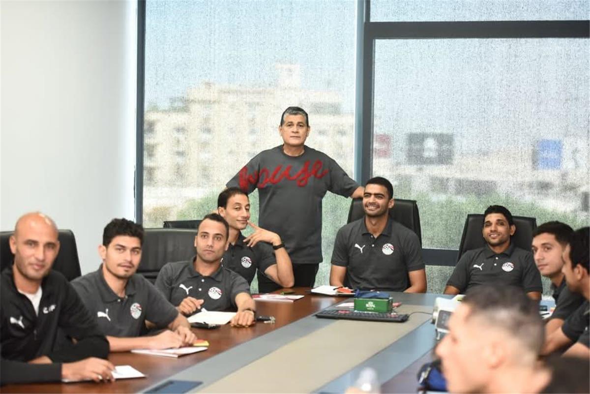 لجنة الحكام على صفيح ساخن وأوسكار رويز يُهدد بالرحيل