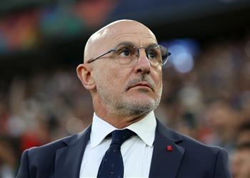 رد ناري من دي لا فوينتي على فليك بشأن تجاهل إصابة لامين يامال