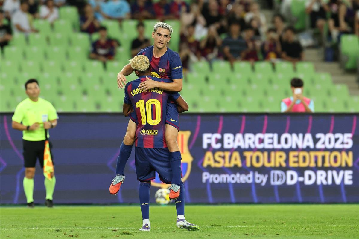 بعد إصابة جافي.. برشلونة يحسم موقفه من ضم لاعب بديل